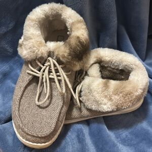 Women’s fluffy hey dudes